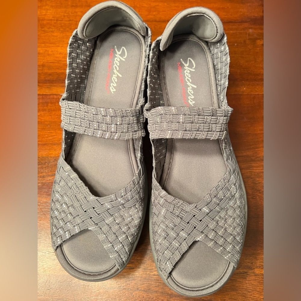 Skechers Memory Foam Gray Woven Wedge Sandal Women’s size 7